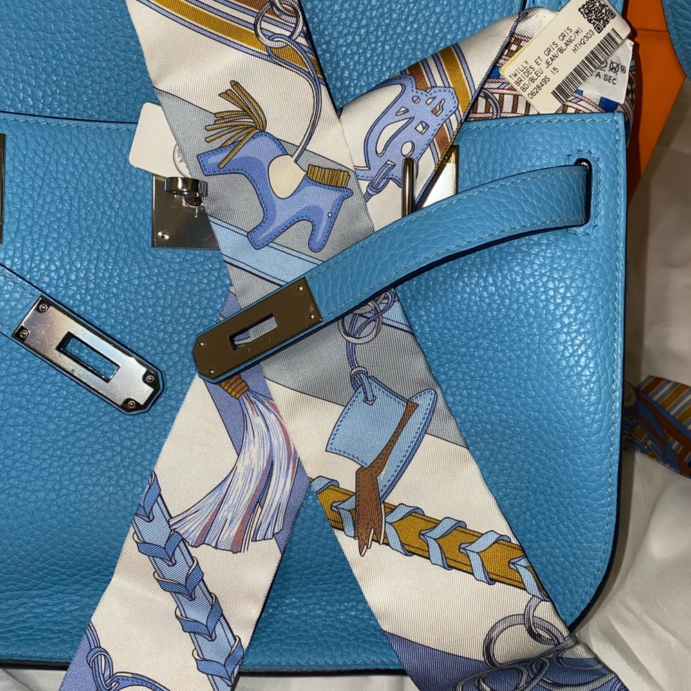 1 NWT HERMÈS Brides et Gris-Gris Twilly Bleu Jean / Blanc / Miel